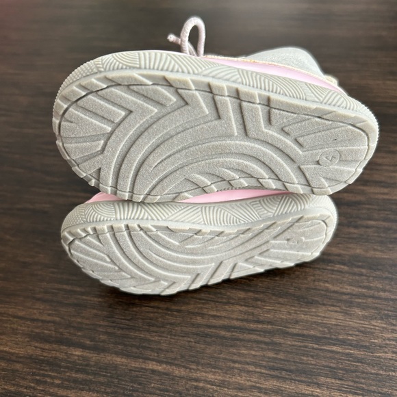 Crown and Ivy baby girl boots - Picture 3 of 9